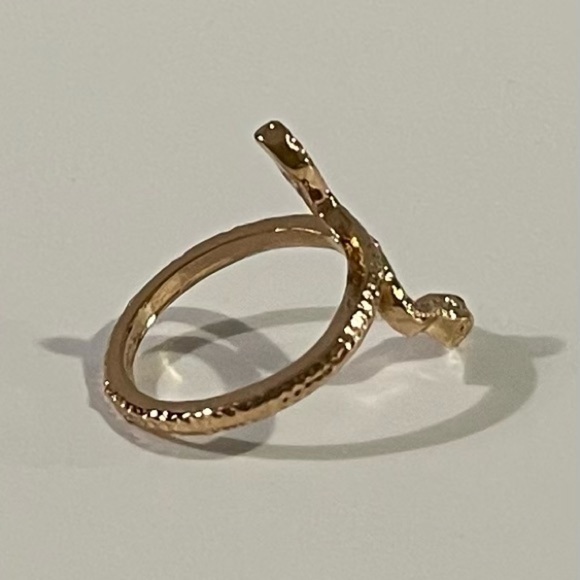 NEW Goldtone Snake Ring. - Picture 2 of 3